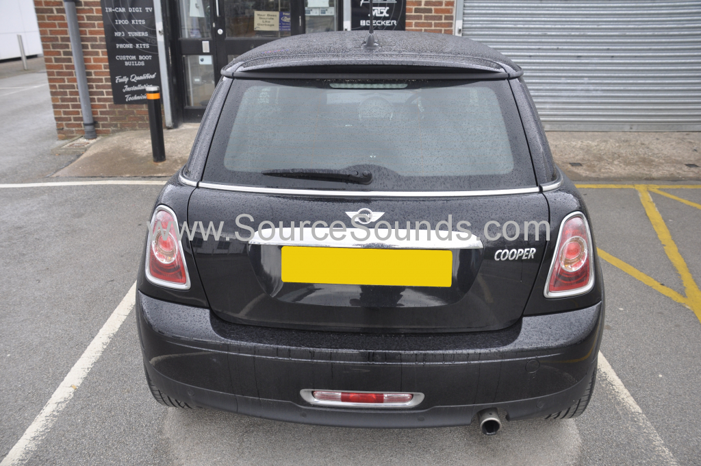 BMW Mini Cooper 2012 DAB screen upgrade 002