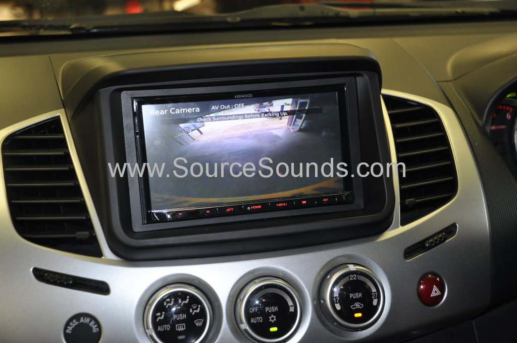 Mitsubishi L200 2015 DAB screen 008