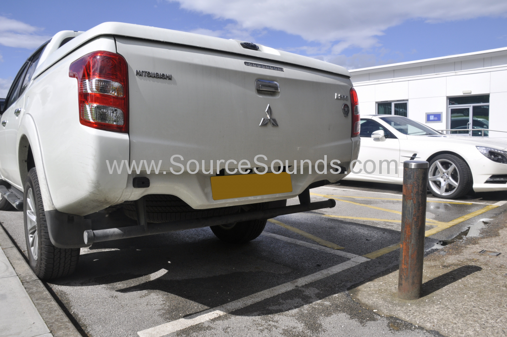 Mitsubishi L200 2016 rev cam CMOS230 002