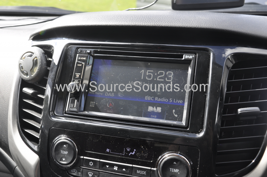 Mitsubishi L200 2016 rev cam CMOS230 004