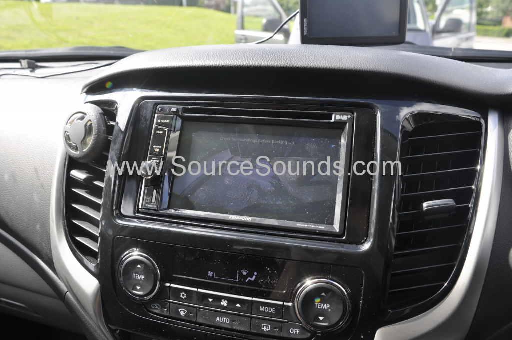 Mitsubishi L200 2016 rev cam CMOS230 005