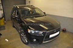 mitsubishi-outlander-2011-reverse-camera-upgrade-001