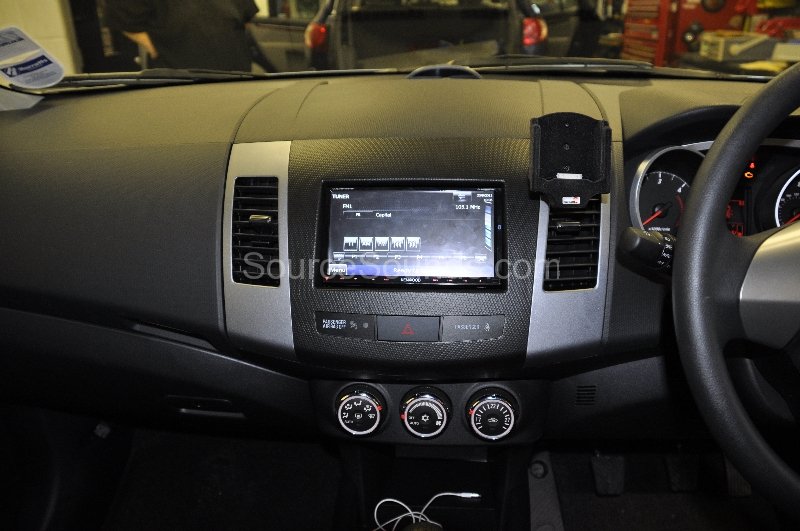 mitsubishi-outlander-2012-navigation-upgrade-004 mitsubishi-outlander-2012-navigation-upgrade-004