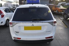 mitsubishi-outlander-2013-headrest-screens-002