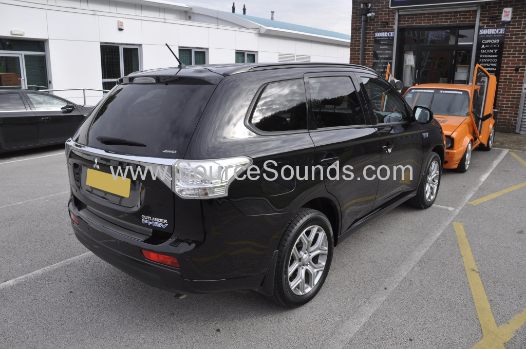 Mitsubishi Outlander Phev 2015 navi upgrade 002