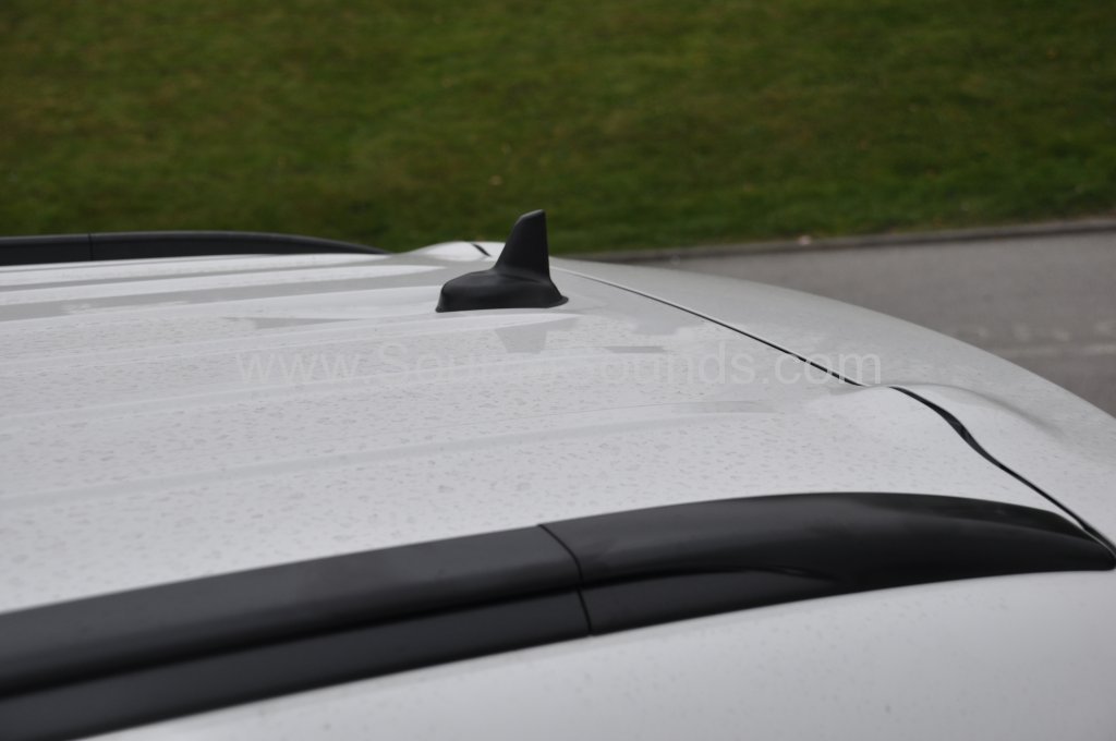 Mitsubishi Outlander PHEV 2015 shark fin aerial upgrade 005.JPG