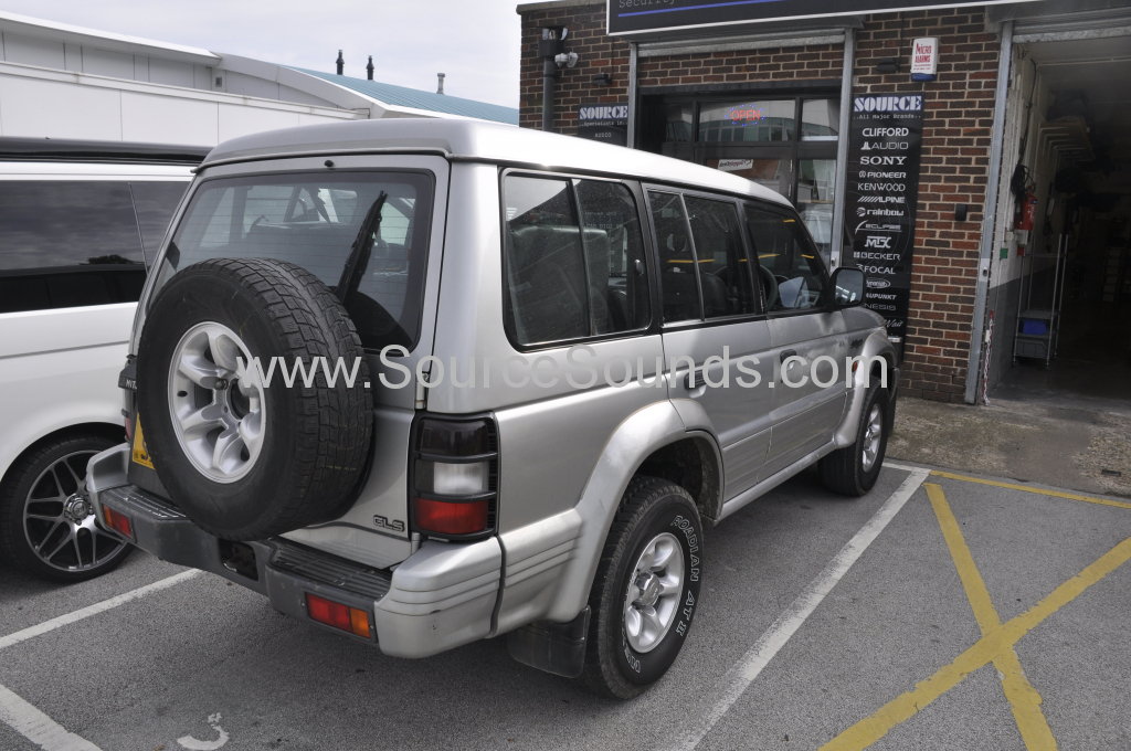 Mitsubishi Shogun 1997 DAB stereo 002