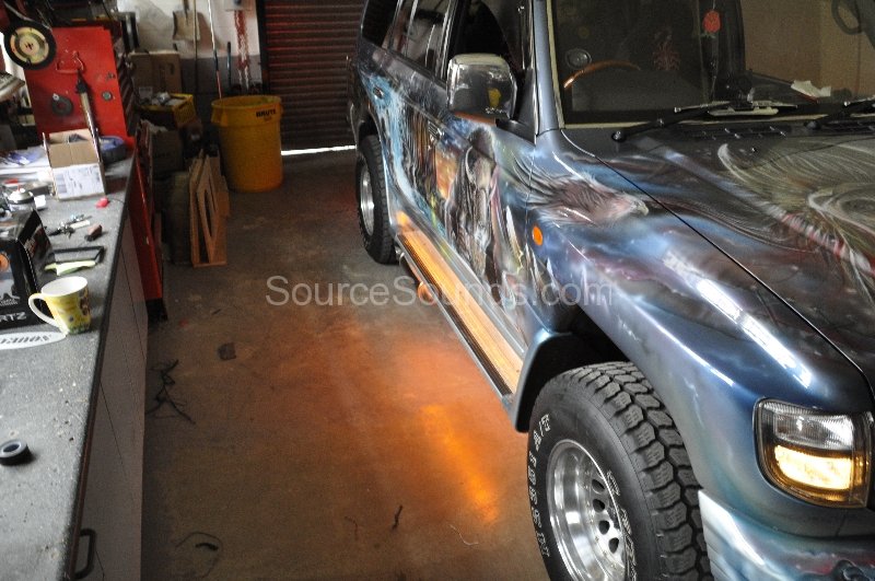 mitsubishi-shogun-1998-underfloor-lighting-002