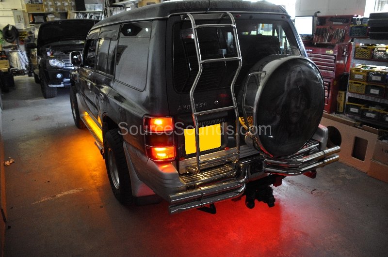 mitsubishi-shogun-1998-underfloor-lighting-005