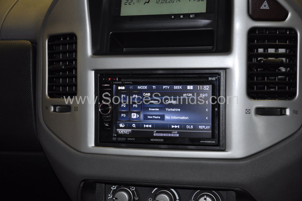 Mitsubishi Shogun 2004 DAB upgrade 006