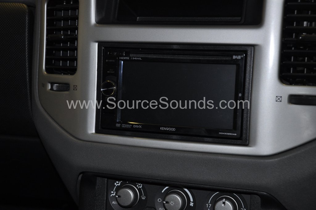 Mitsubishi Shogun 2004 DAB upgrade 009