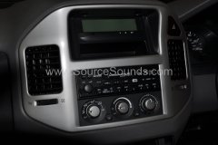 Mitsubishi Shogun 2004 DAB upgrade 004