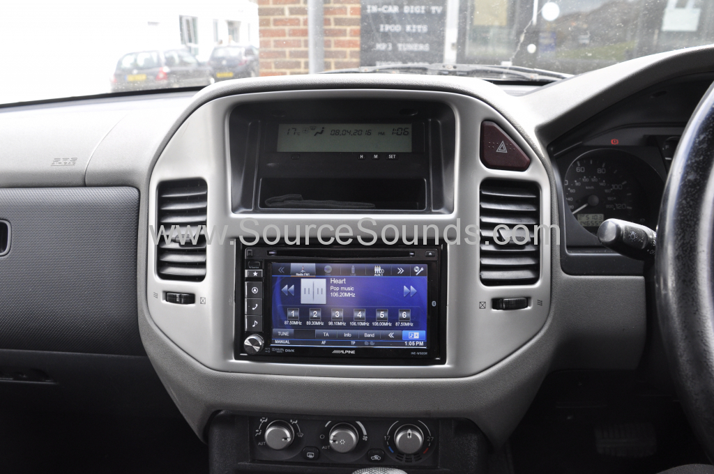 Mitsubishi Shogun 2006 navigation upgrade 005