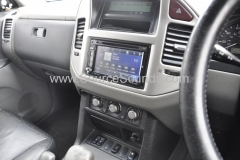 Mitsubishi Shogun 2006 navigation upgrade 004