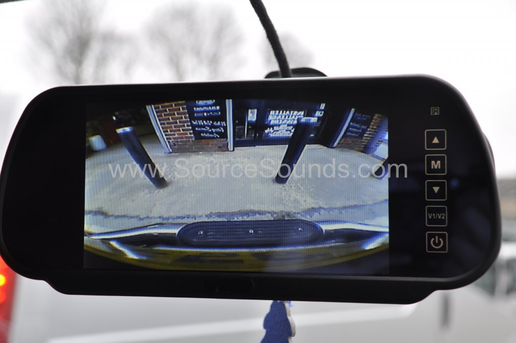 Mitsubishi Shogun 2006 reverse camera upgrade 004.JPG