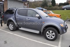 Mitsubishi Shogun 2006 reverse camera upgrade 001.JPG