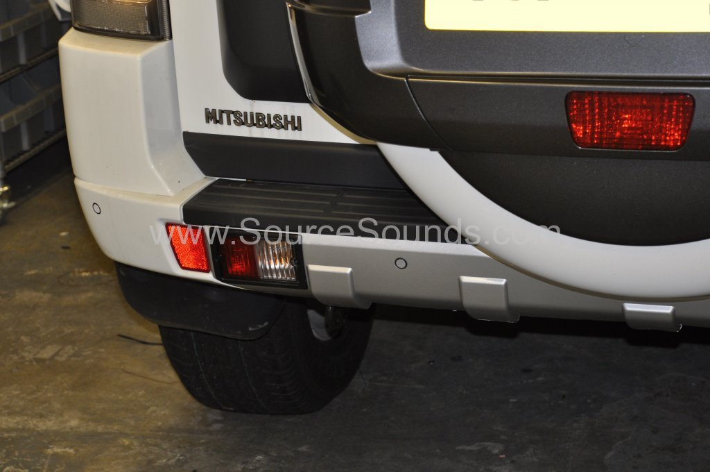 Mitsubishi Shogun 2014 parking sensor upgrade 007