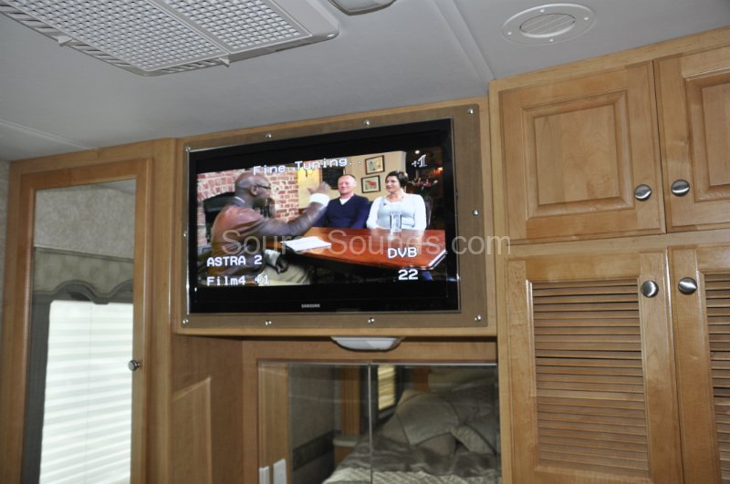 motorhome-av-screen-007