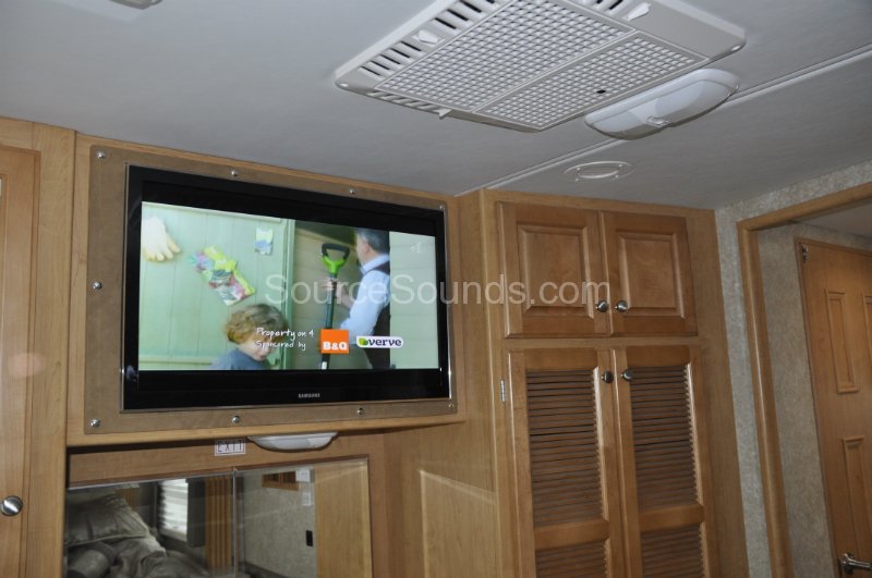motorhome-av-screen-008