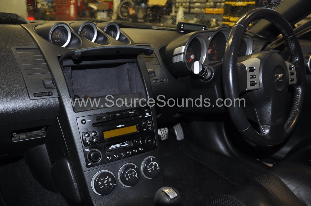 Nissan 350z 2004 screen upgrade 003
