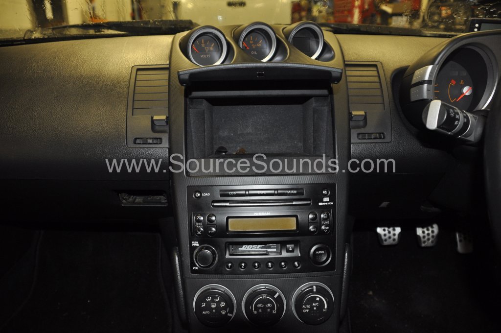 Nissan 350z 2004 screen upgrade 004