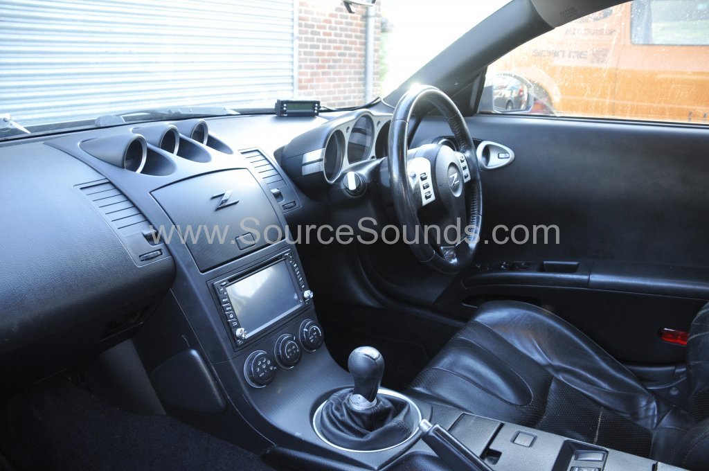 Nissan 350z 2004 screen upgrade 005