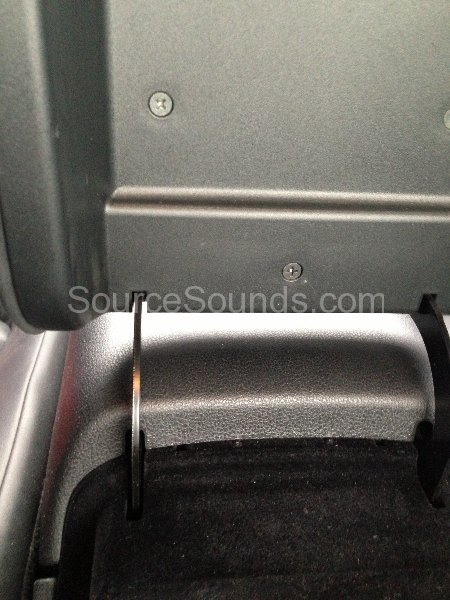 nissan-gtr-r35-2010-ipod-mount-003 nissan-gtr-r35-2010-ipod-mount-003