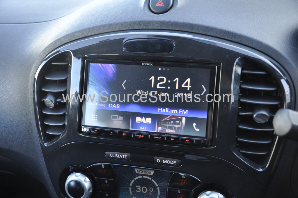 Nissan Juke 2013 DMX unit and camera retention 004