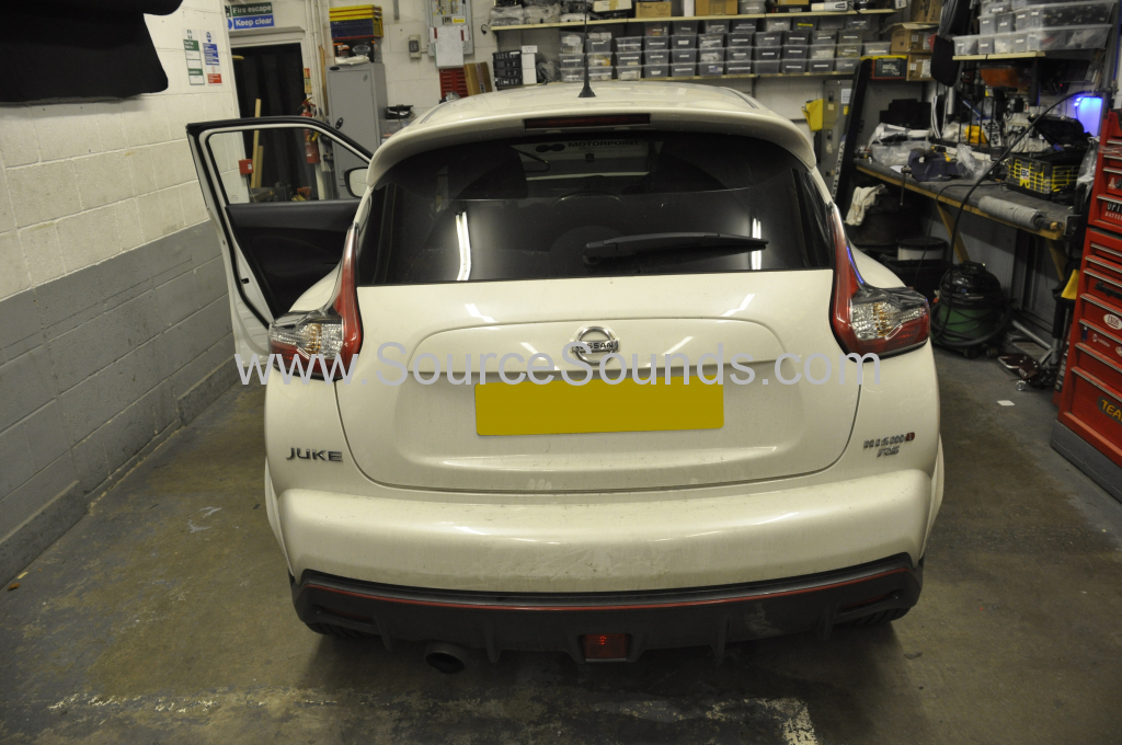 Nissan Juke 2015 reverse camera upgrade 002