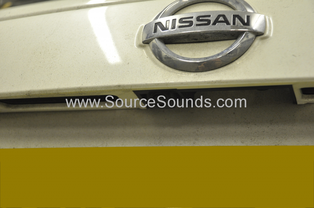 Nissan Juke 2015 reverse camera upgrade 003