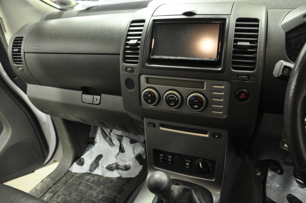 Nissan Navara 2006 reverse camera upgrade 006