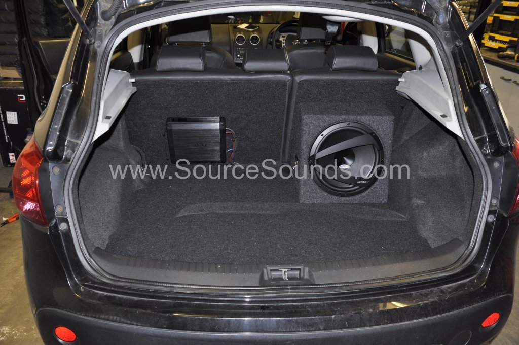 Nissan Qashqai bass upgrade 004