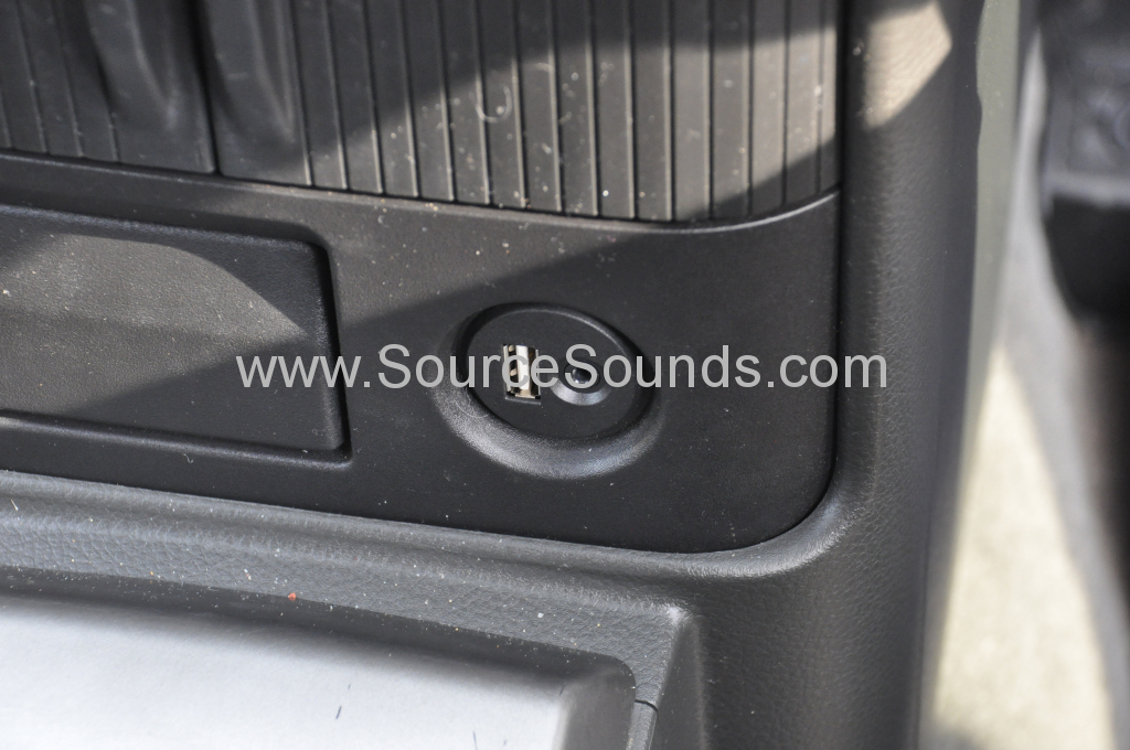 Nissan Xtrail 2005 navi upgrade 010