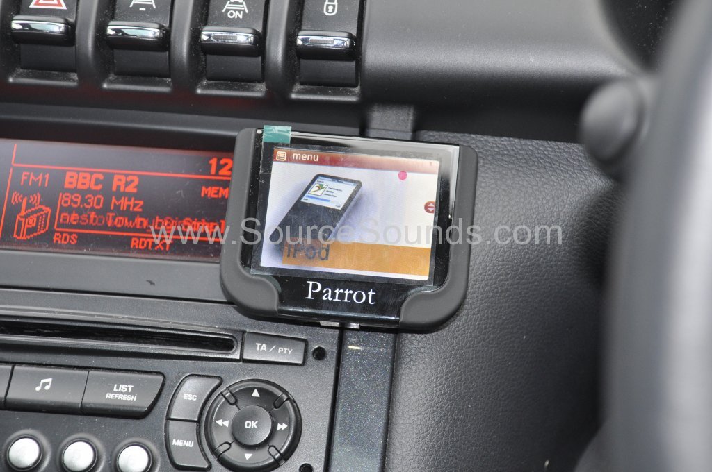 Peugeot 3008 2010 bluetooth upgrade 006