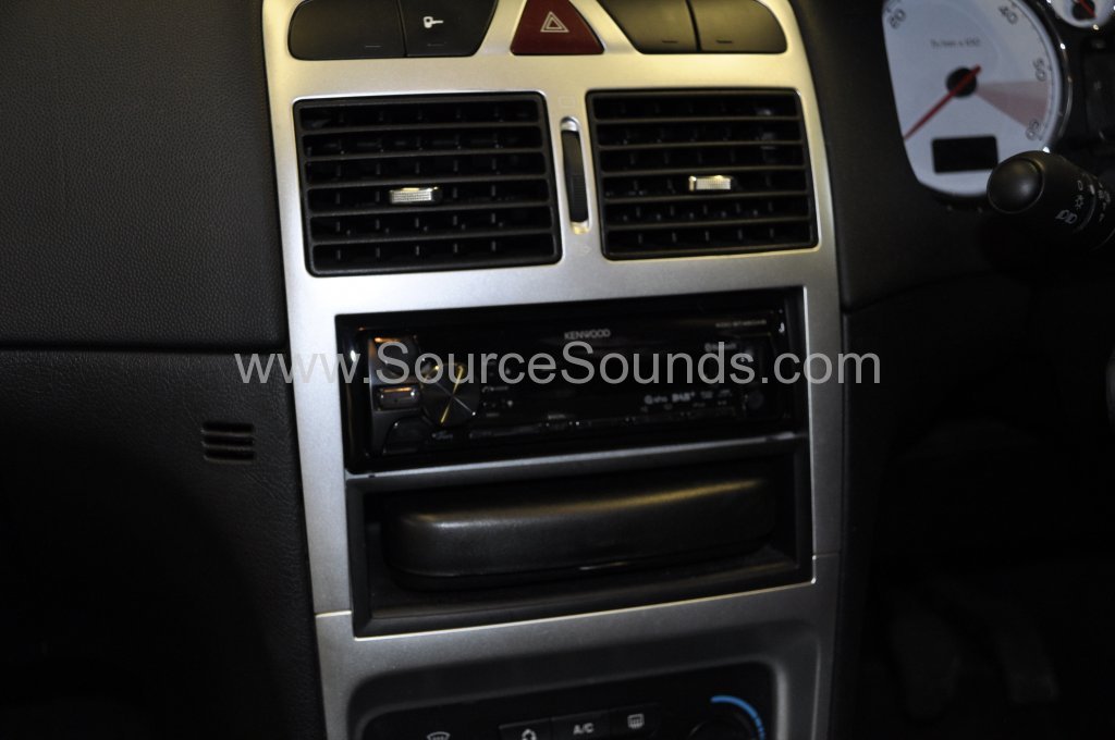 Peugeot 307 2007 DAB stereo upgrade 004