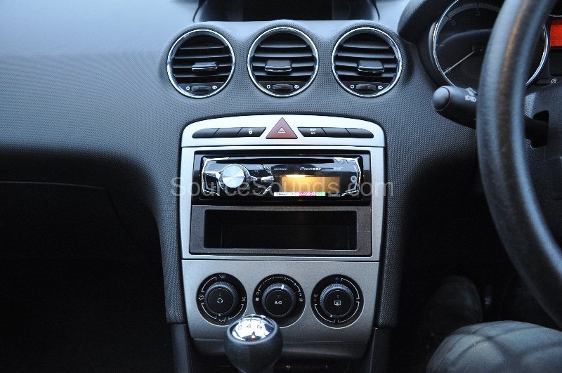 peugeot-308-2009-dab-stereo-upgrade-002 peugeot-308-2009-dab-stereo-upgrade-002