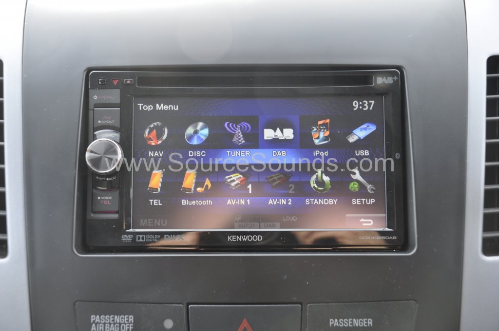 Peugeot 4007 2011 DAB screen upgrade 006.JPG