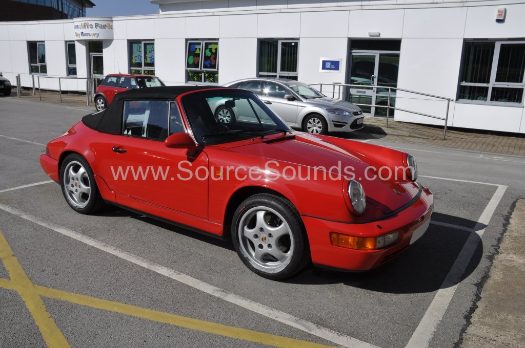 Porsche 911 Carrera 2 1992 stereo upgrade 001