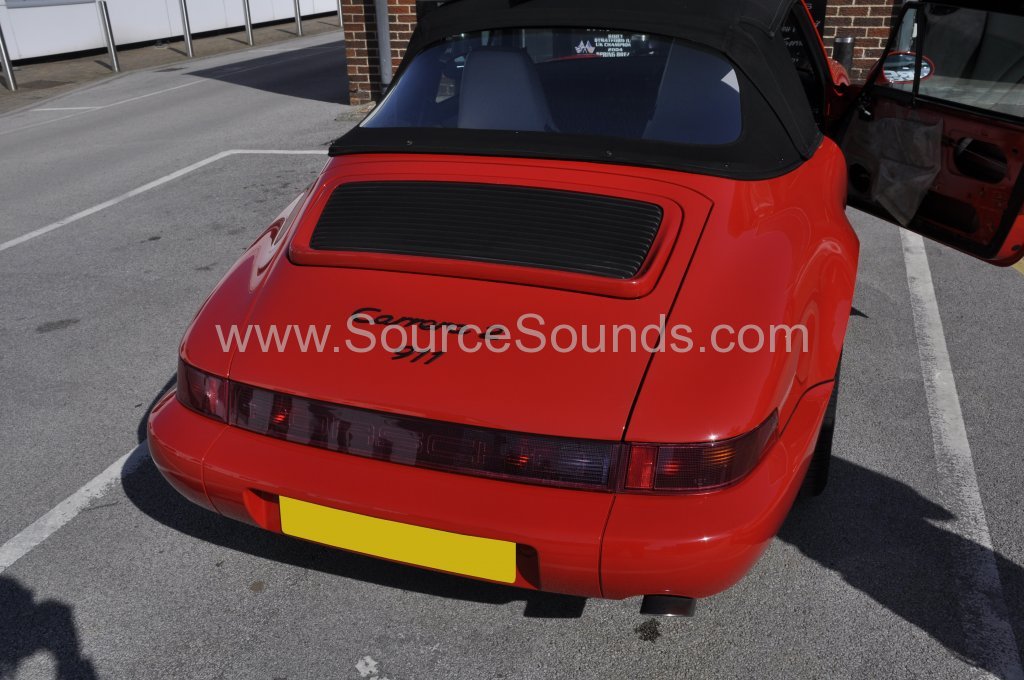 Porsche 911 Carrera 2 1992 stereo upgrade 003
