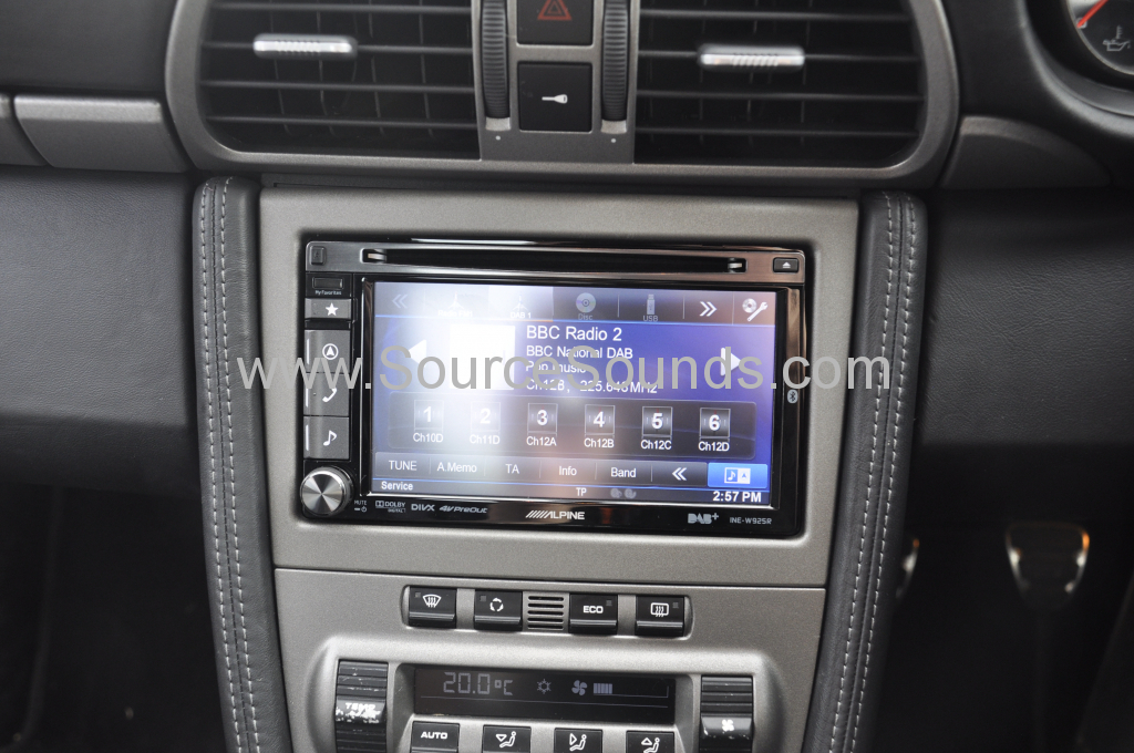 Porsche 997 2006 DAB upgrade 004