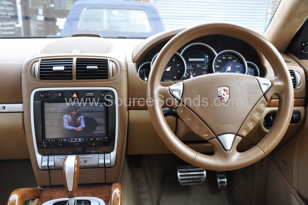 Porsche Cayenne 2006 DAB upgrade 010
