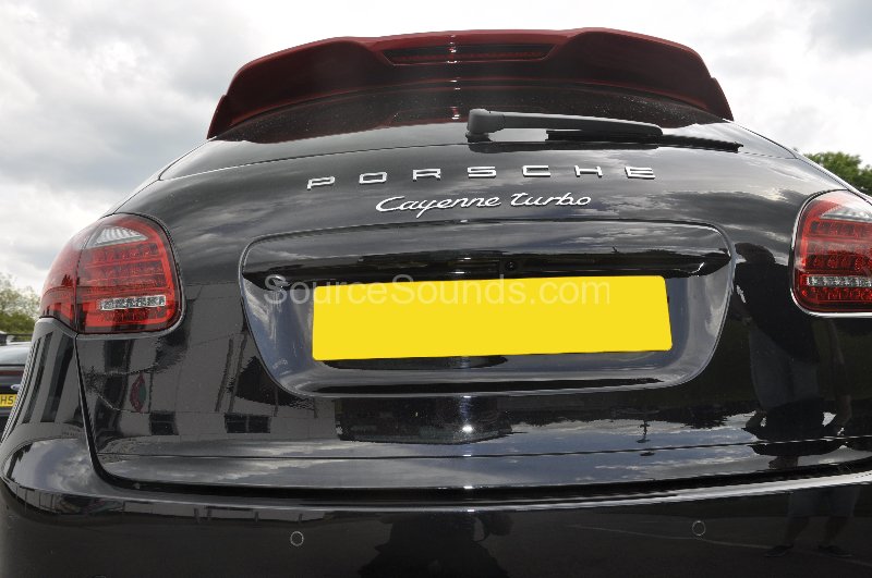porsche-cayenne-2013-reverse-camera-upgrade-003