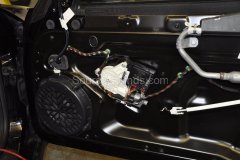 porsche-cayman-2007-audio-upgrade-004