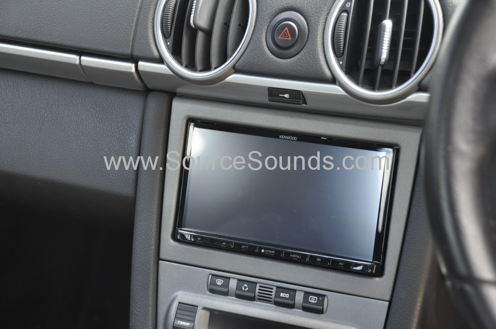Porsche Cayman S 2007 DMX dab upgrade 004