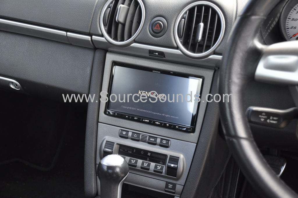 Porsche Cayman S 2007 DMX dab upgrade 005