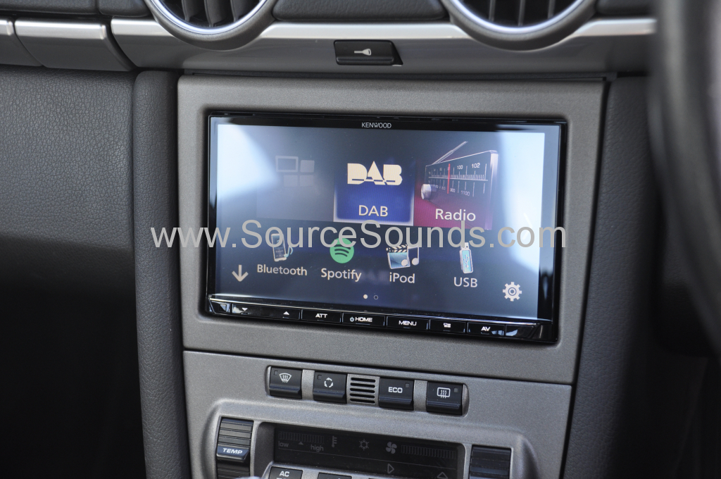 Porsche Cayman S 2007 DMX dab upgrade 008