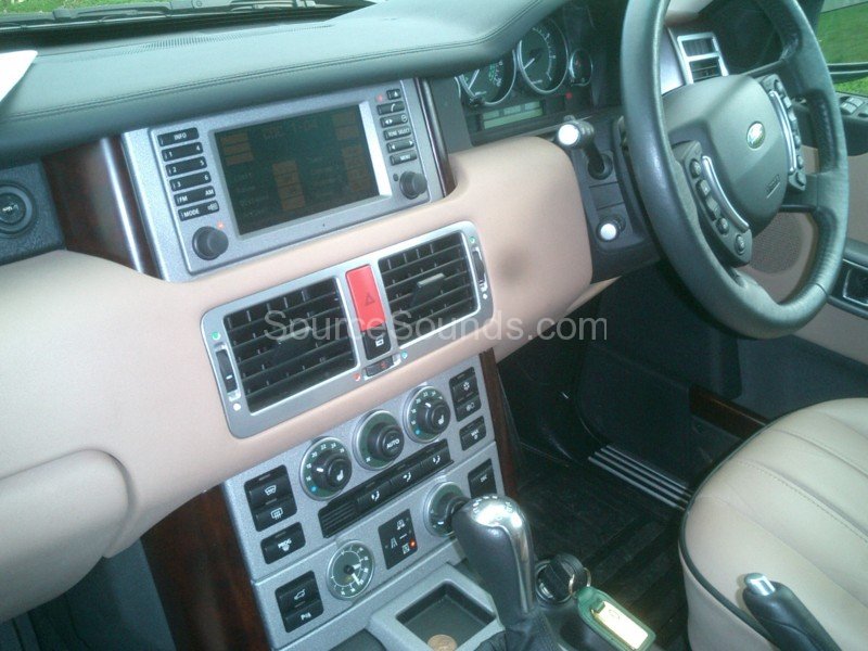 Range_Rover_JamesSource_Sounds_Sheffield_Car_Audio174