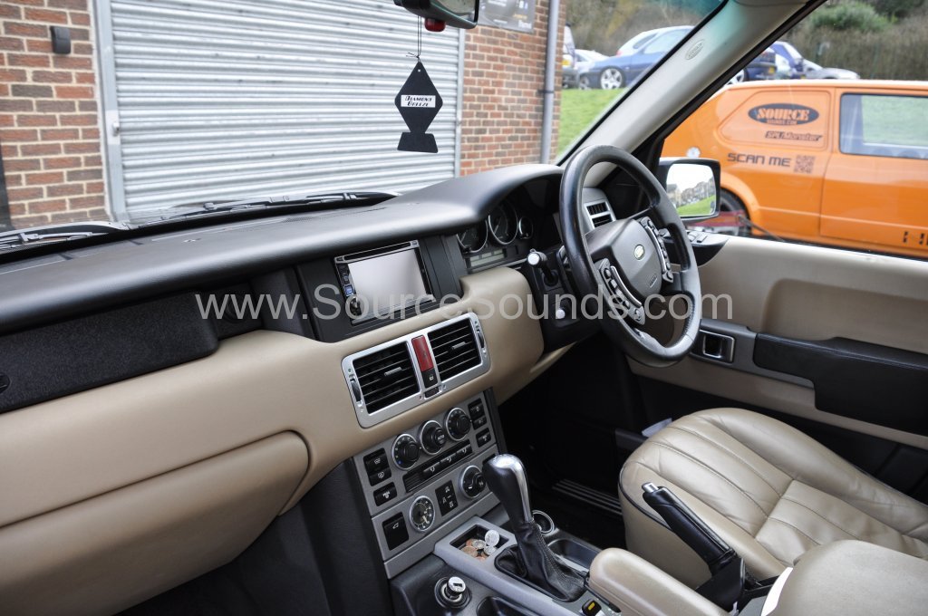 Range Rover Vogue 2002 screen upgrade 008