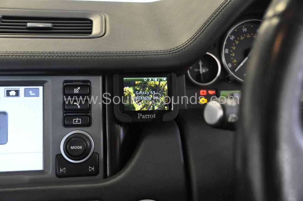 Range Rover Vogue 2007 bluetooth upgrade fibre optic 004.JPG