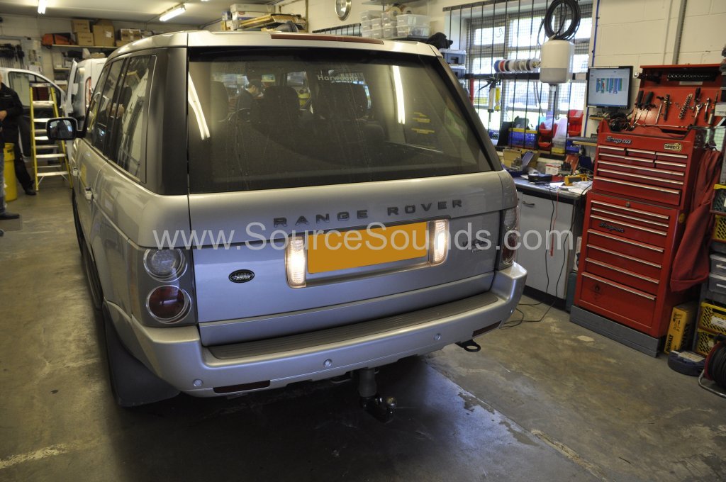 Range Rover Vogue 2007 reverse camera upgrade 002.JPG